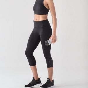 Lululemon Fast & Free 19” Crop (reflective), EUC